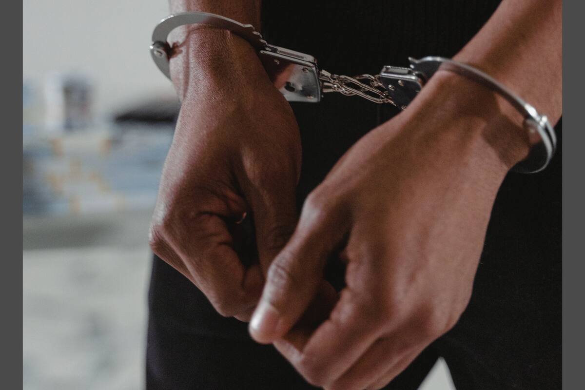 Detenido en Bahía de Kino por amenazar a su esposa de quemarla