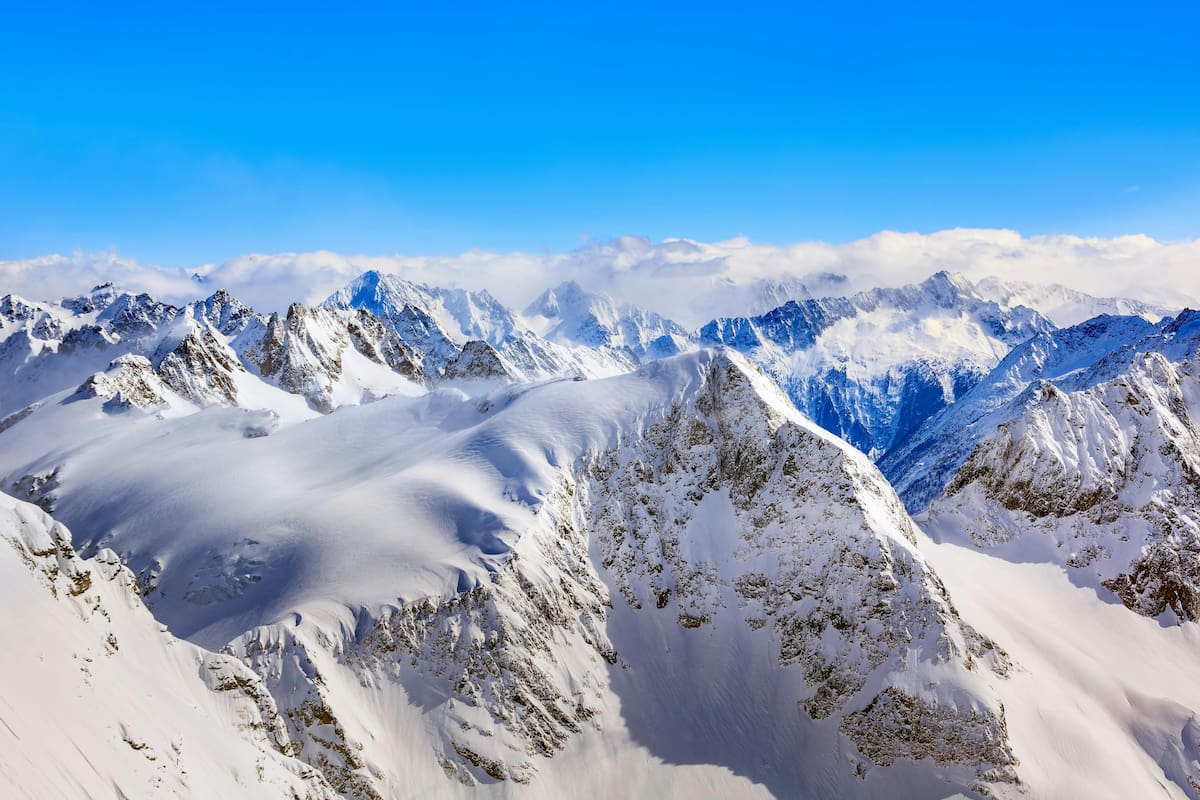 El Monte Everest: ¿Por qué la cima del mundo no deja de crecer?