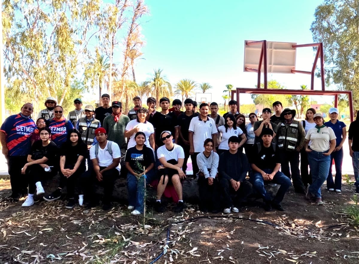 Abejas del Desierto surgió en 2018 en CETMAR Hermosillo, con actividades de plantación y entrega de árboles a estudiantes.