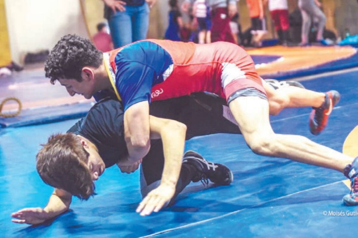 Luchadores a selectivo nacional