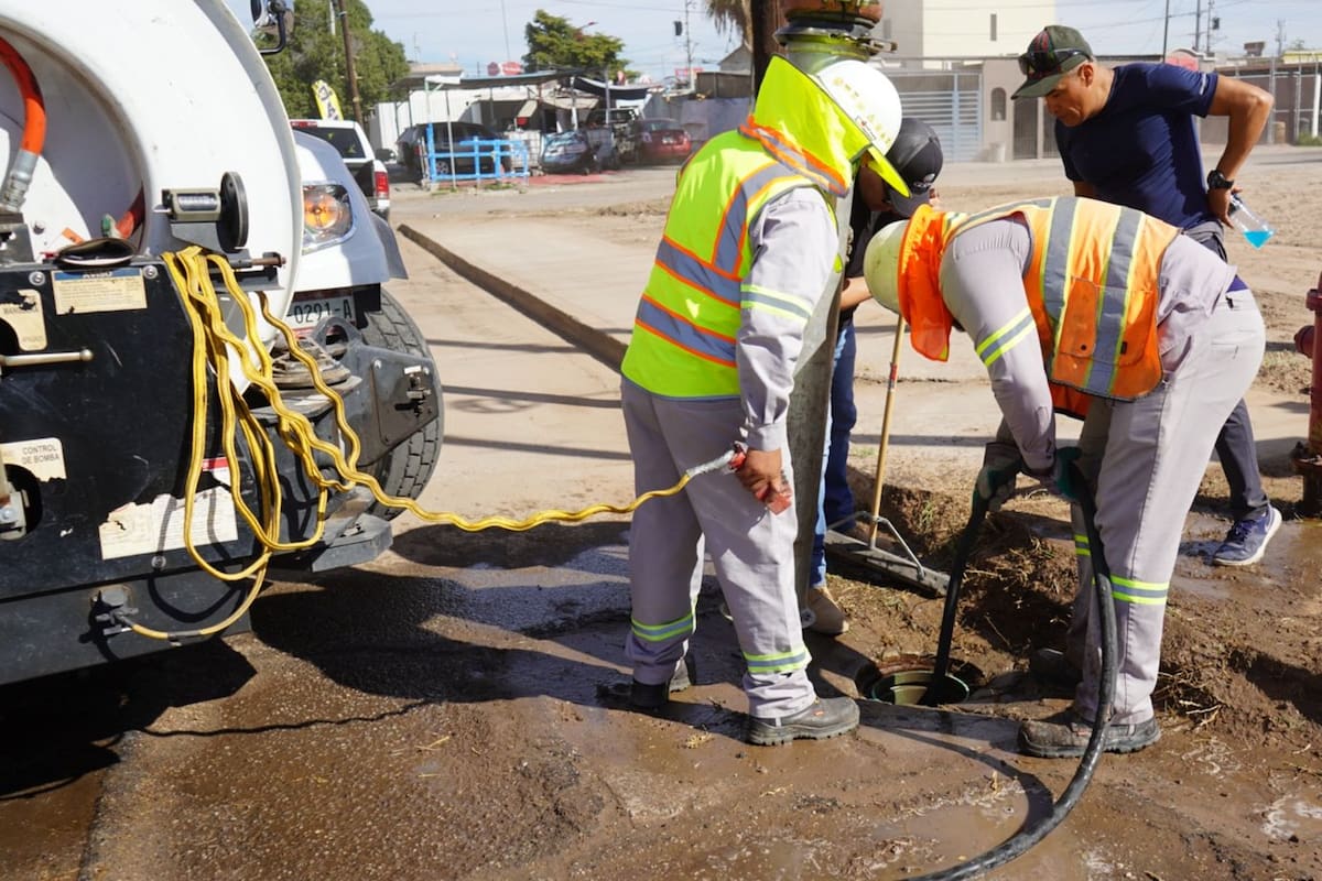 Limpian, bachean y llevan descuentos de agua en jornada de CESPM en Villa Mágica