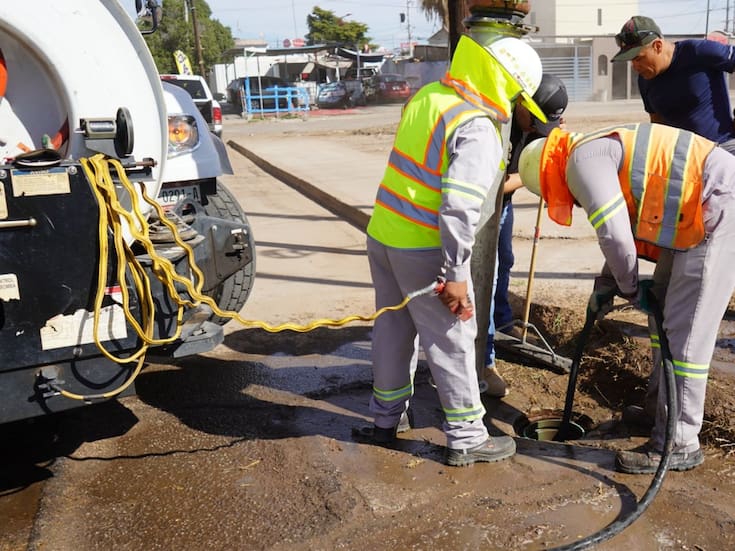 Limpian, bachean y llevan descuentos de agua en jornada de CESPM en Villa Mágica