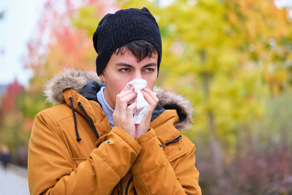 ¿Cómo sonarse la nariz de manera correcta? Según estudios