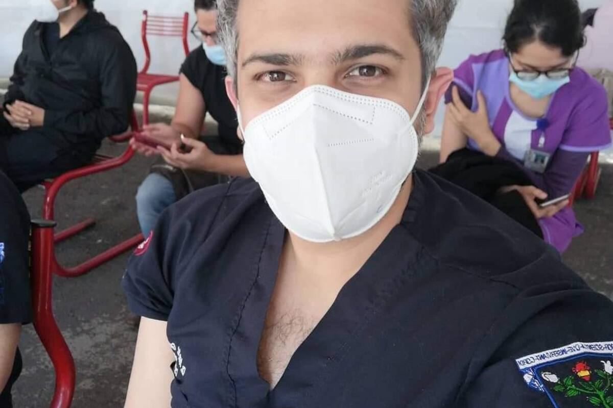 Es la vacuna oportunidad de volver a empezar: médico inmunizado
