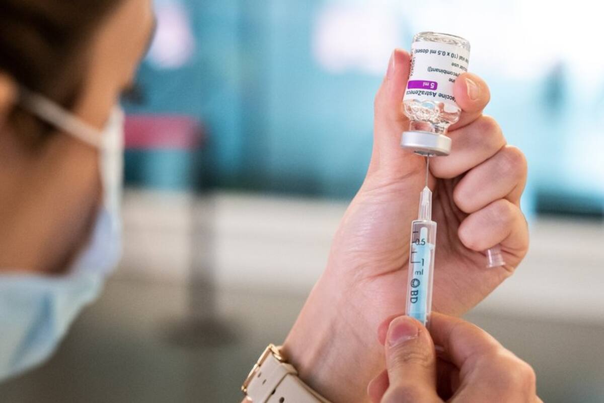 Vacuna de AstraZeneca: ¿qué tan grande es el riesgo de que se formen coágulos tras inocularse?