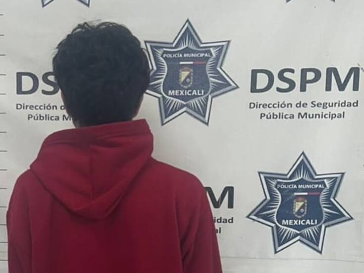Menor desorientado pide apoyo a policias y descubren que tenía reporte de búsqueda