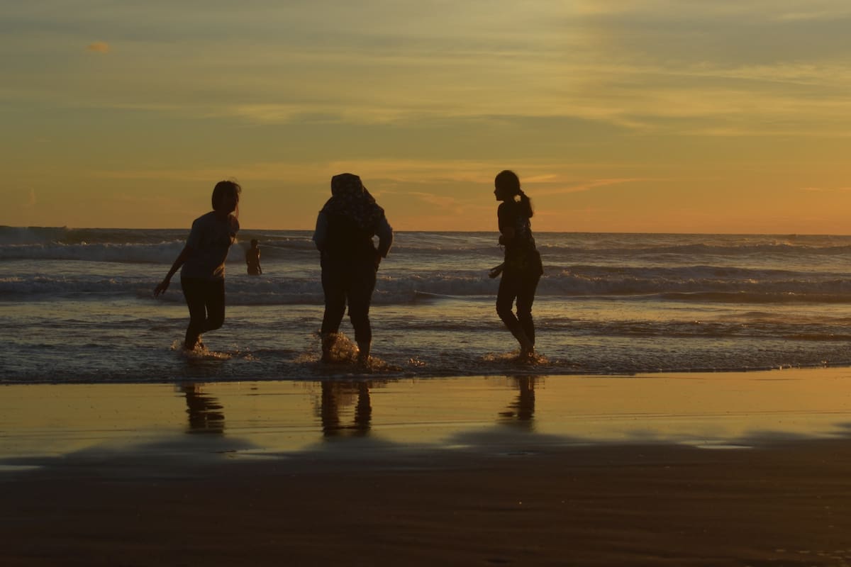 Relaciones humanas: el factor clave para vivir más y mejor, según experto de Harvard