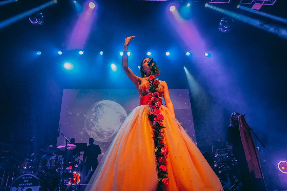 Ángela Aguilar realiza memorable presentación en el Microsoft Theater