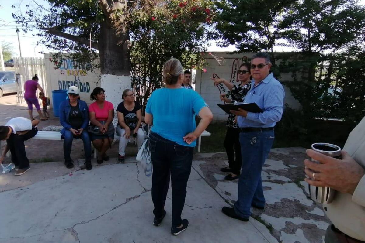 Padres de familia toman preparatoria