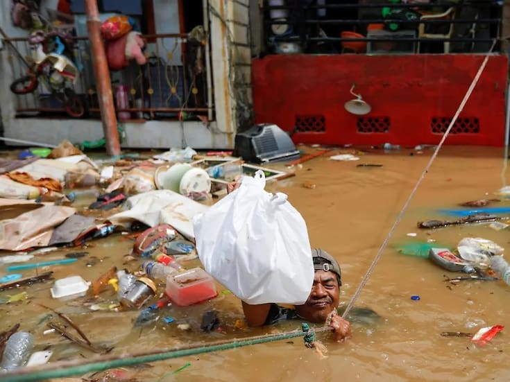 La megaciudad de Yakarta, que es la más poblada del mundo, se está hundiendo, poniendo en riesgo la vida de 42 millones de habitantes