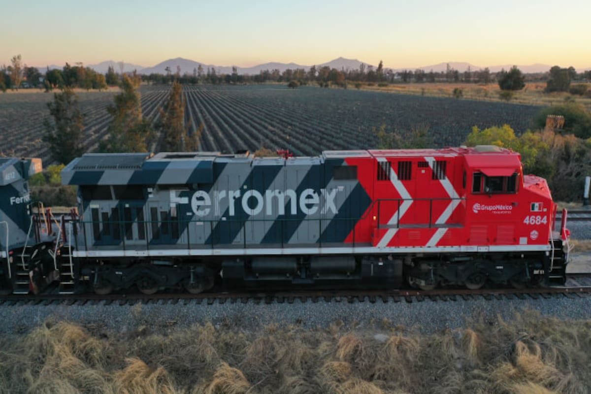 Se complica el tráfico en Santa Ana por obras de Ferromex