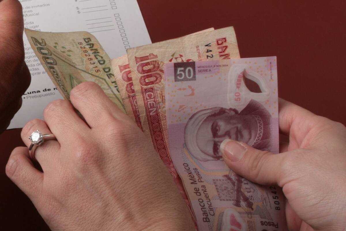 Peso mexicano inicia jornada con depreciación