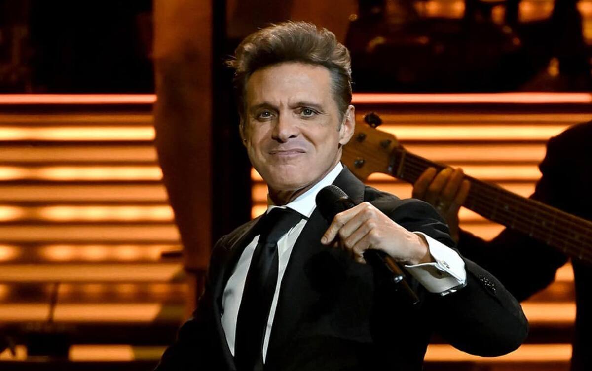 Luis Miguel interpretó sus más grandes éxitos.