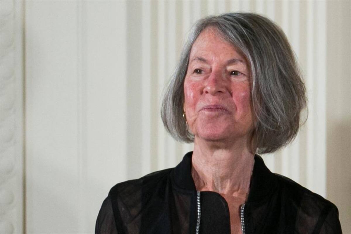 Por su poesía clara y austera Louise Glück gana premio Nobel de literatura