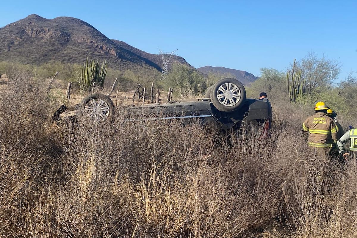 Siete lesionados, entre ellos un bebé y una mujer con fracturas graves, tras volcadura en la carretera a Ures