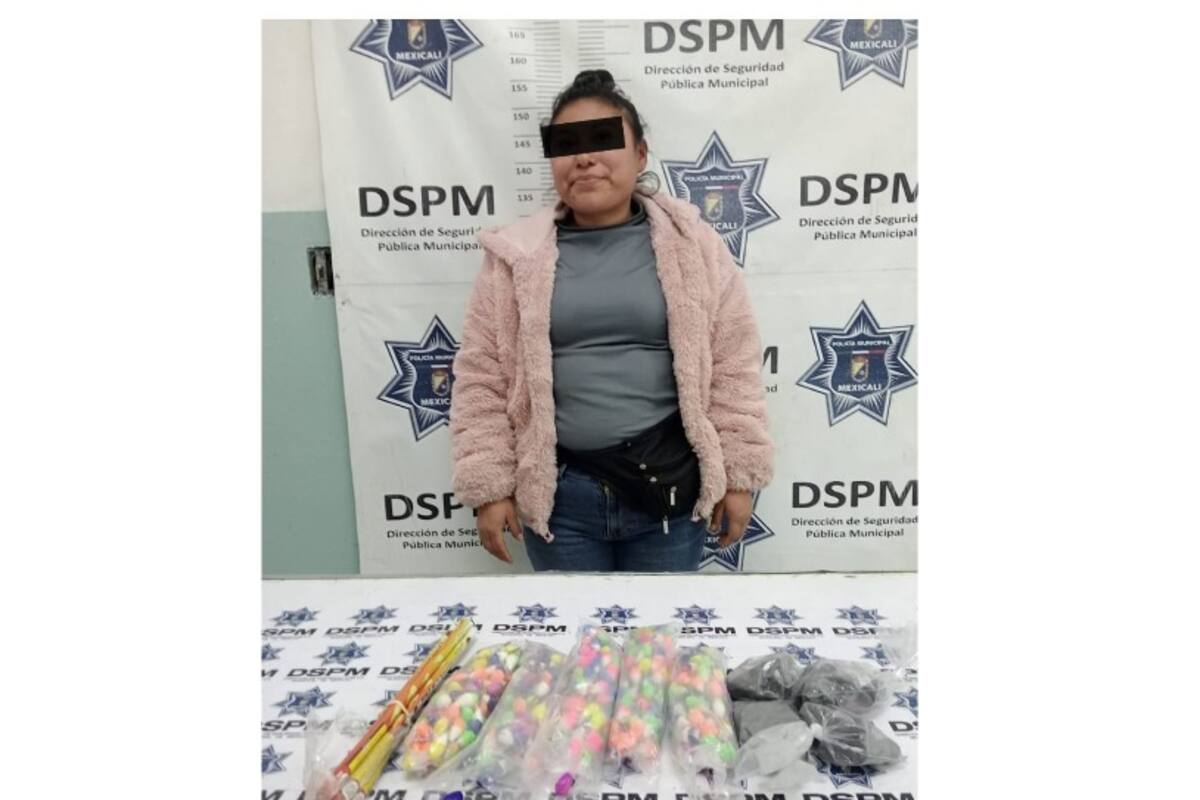 Detienen a mujer por presunta venta de pirotecnia en el fraccionamiento Casa Digna