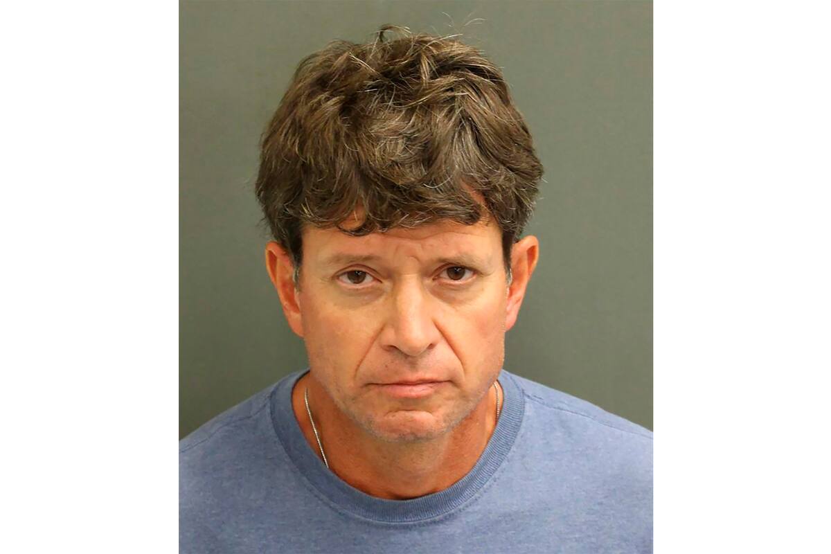 Pedófilo de 50 años es acusado de manosear niñas en Disney World