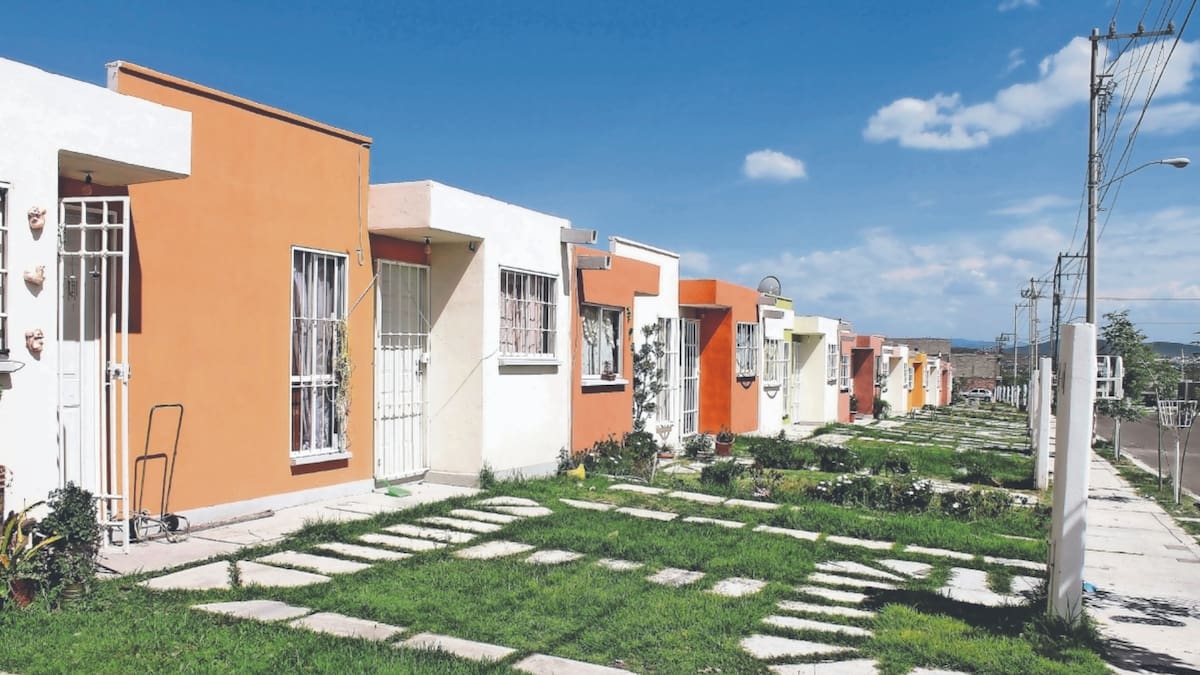Casi 200 mil pesos reclama un derechohabiente al Infonavit tras ganar el juicio que le permitió conservar su vivienda frente a una demanda declarada improcedente un caso que recuerda que los usuarios pueden defenderse legalmente