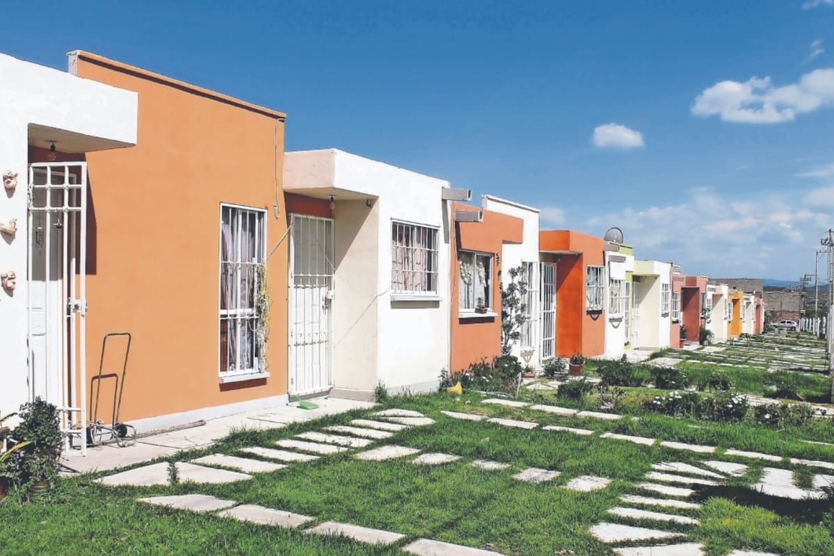 Casi 200 mil pesos reclama un derechohabiente al Infonavit tras ganar el juicio que le permitió conservar su vivienda frente a una demanda declarada improcedente un caso que recuerda que los usuarios pueden defenderse legalmente