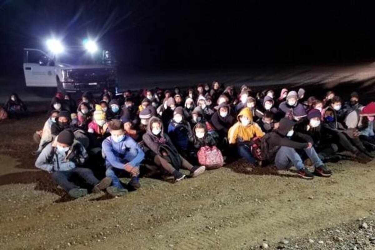 QAnon se une a vigilantes de la frontera en Arizona