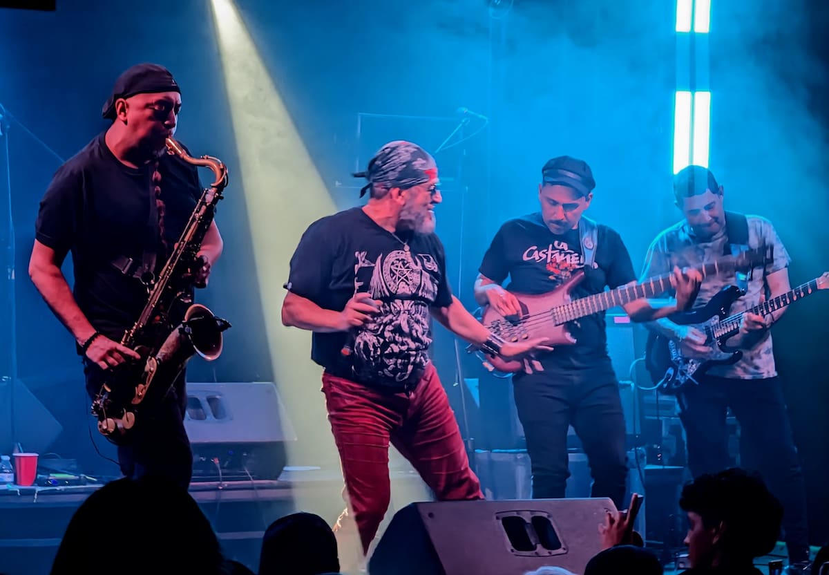 La Castañeda agradeció a sus asistentes por el homenaje a sus 35 años en donde los protagonistas fueron canciones como “Viejo veneno”, “Gitano demente” y “La güera”.