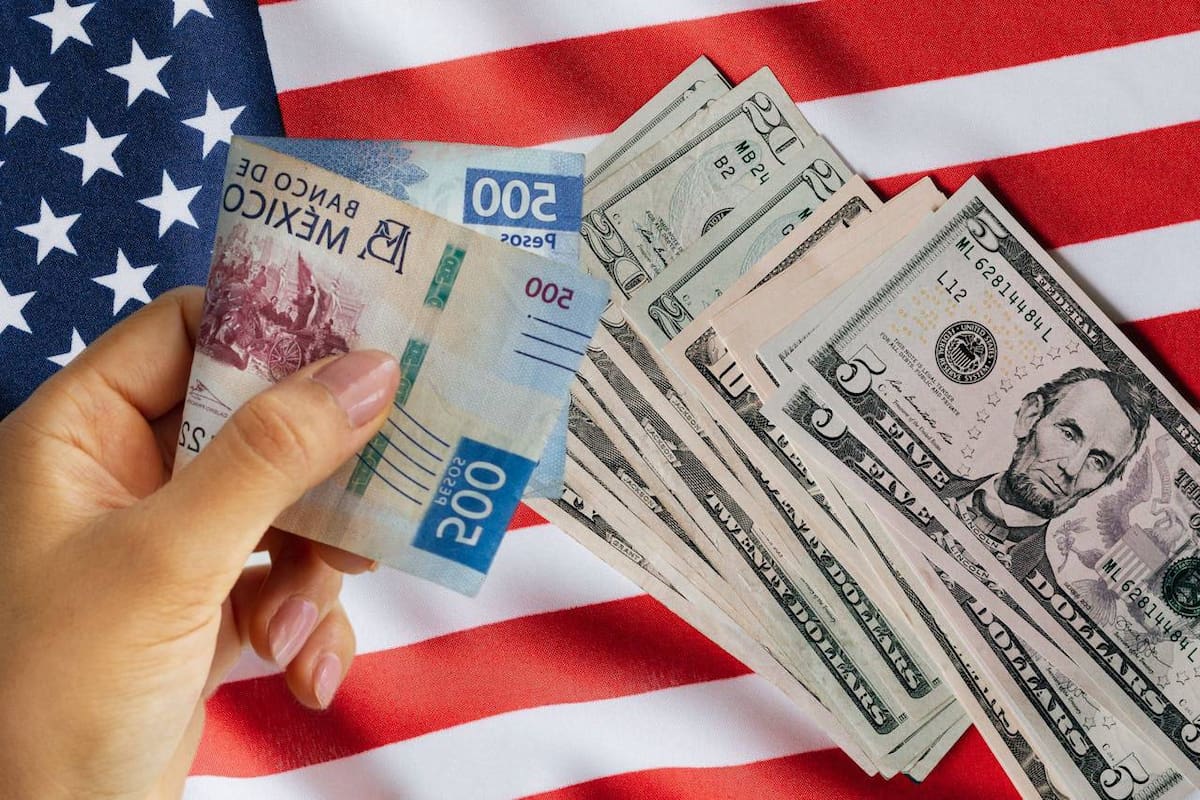 Dólar pierde terreno frente al peso y así cotiza el tipo de cambio este sábado 25 de abril de 2026