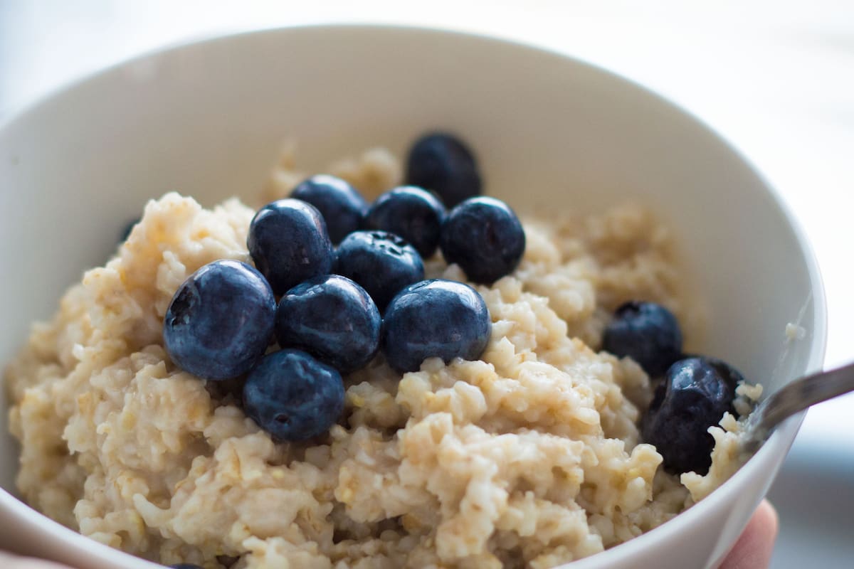 ¿Qué tan saludable es comer avena? Esto dicen los expertos