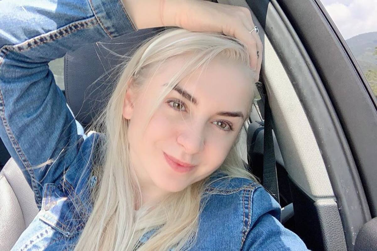 Ingrid Brans posa sensual con poca ropa