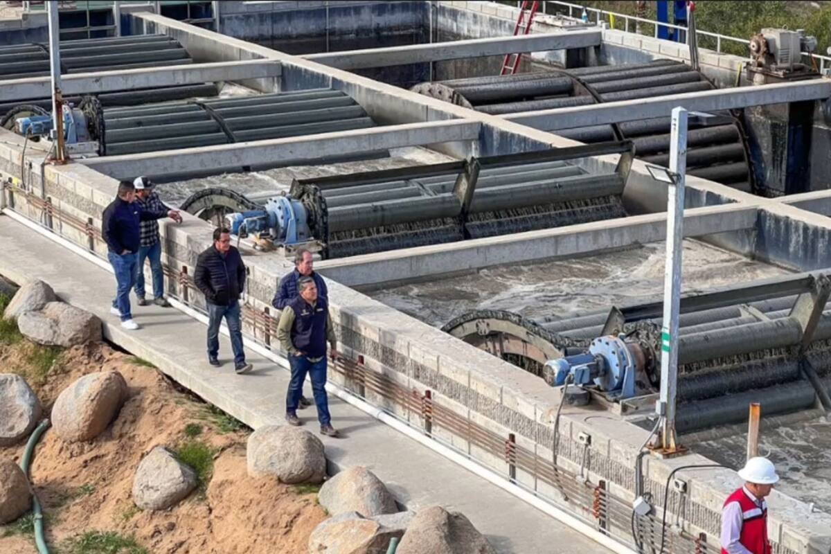 Avanzan trabajos de desazolve en la planta de tratamiento El Naranjo