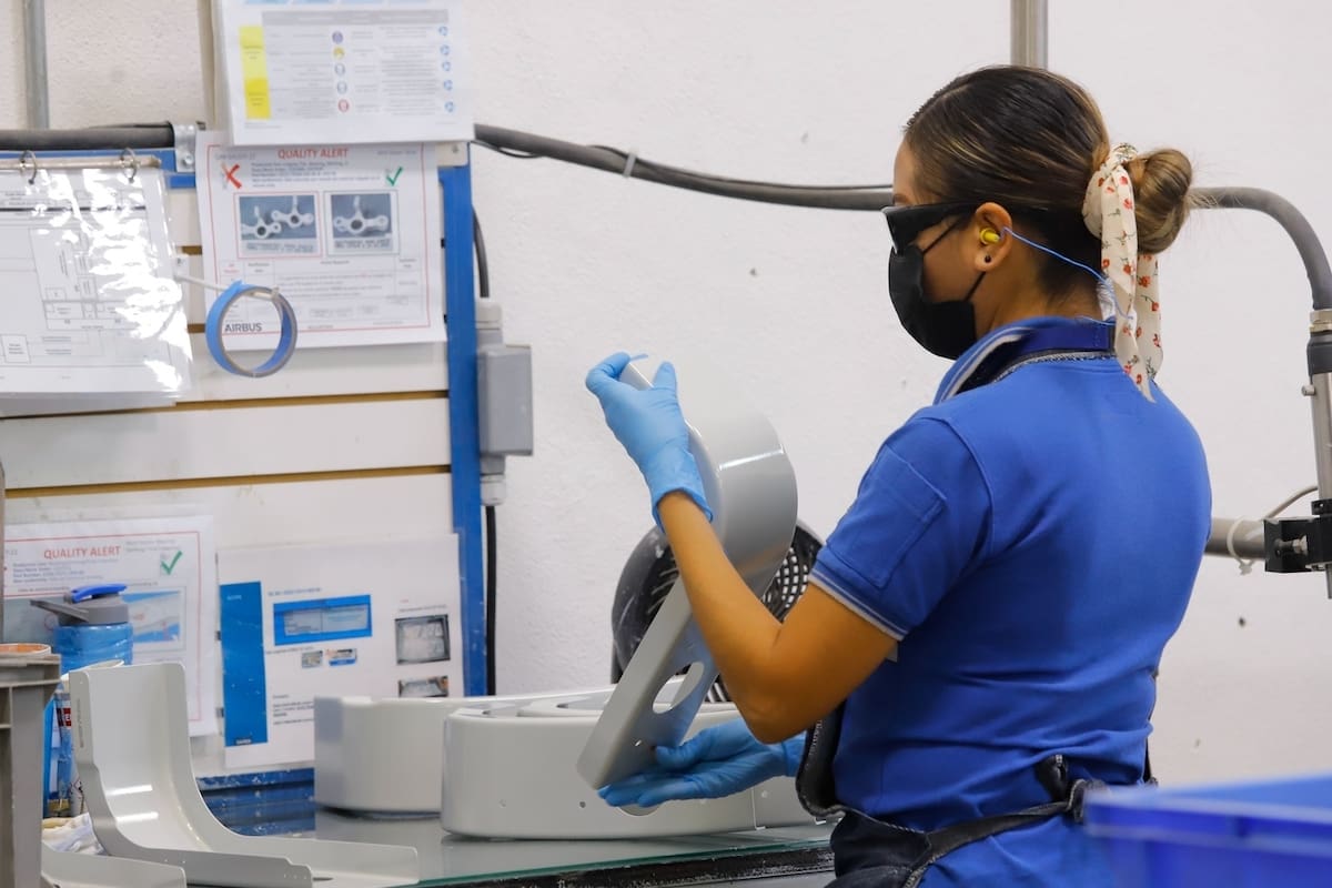 La producción y empleo manufacturero retrocedieron en marzo, según datos del Inegi