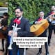 “Le contrató un mariachi que lo seguía a todas partes”: Joven le juega una broma a su padre