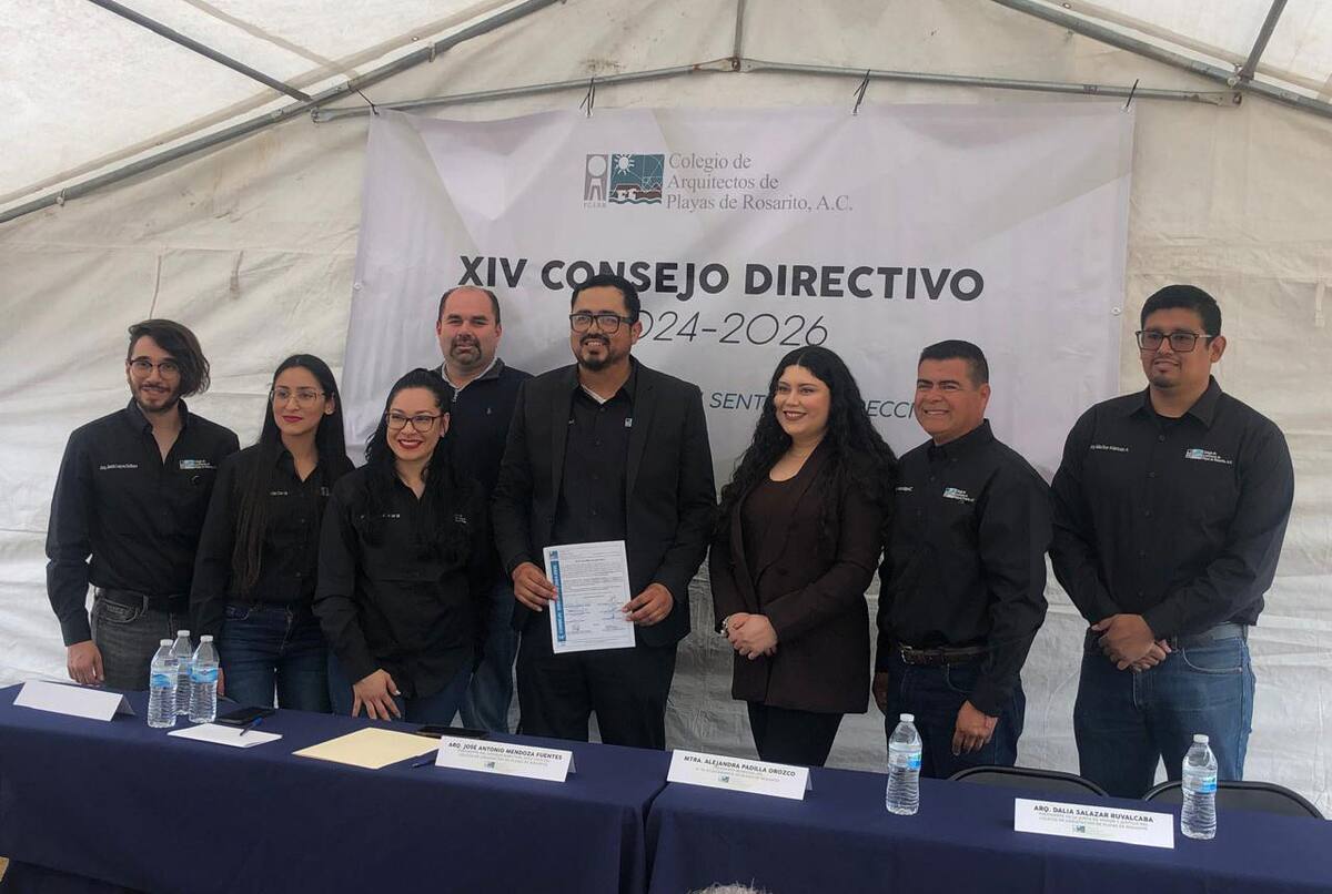 En la toma de protesta de la nueva mesa directiva, estuvo presente la alcaldesa en funciones Alejandra Padilla.