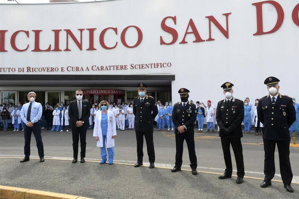 Muertos en Italia por COVID-19 ascienden a 22 mil 745 y bajan contagios y hospitalizados
