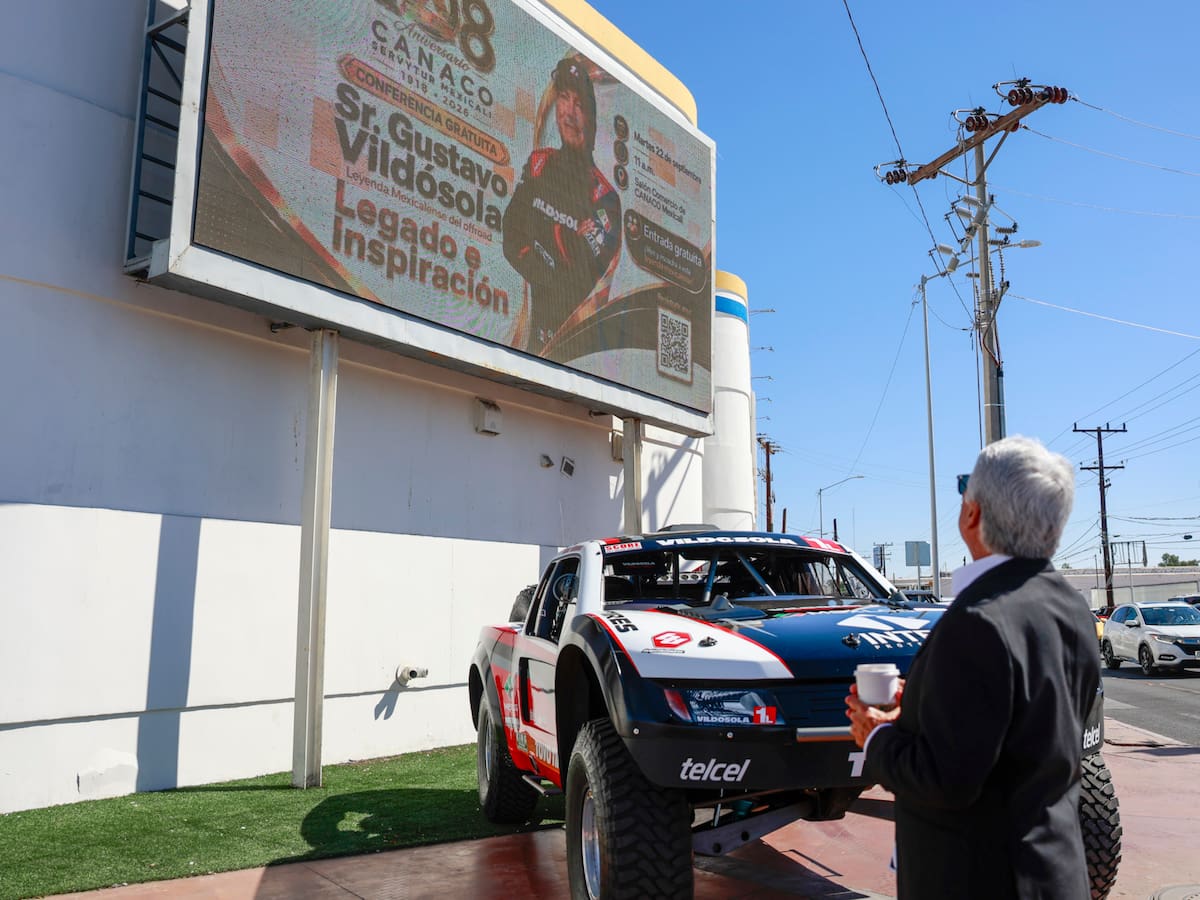 El piloto cachanilla Gustavo Vildósola ofreció la conferencia “Legado e Inspiración” durante los festejos de CANACO Mexicali, donde habló sobre sus inicios y trayectoria en el automovilismo off-road.
Foto: Juan J. Morales