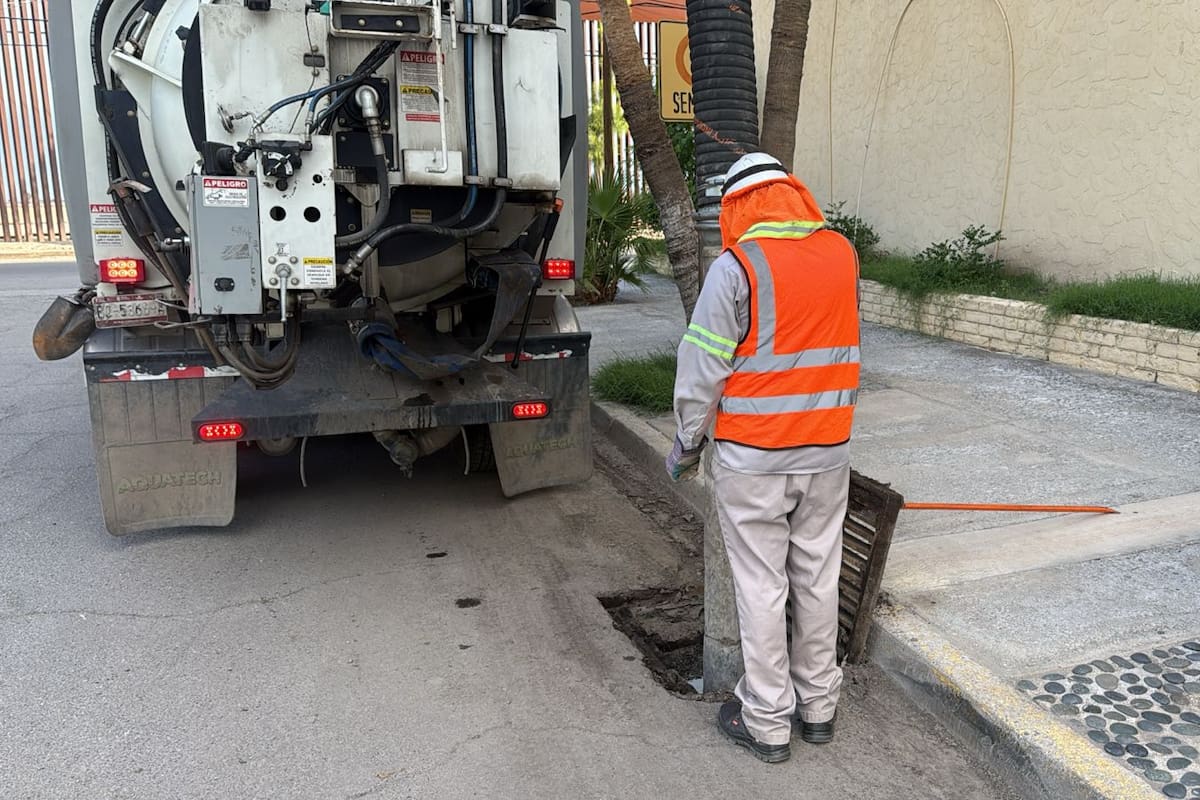 CESPM intensifica limpieza de drenajes ante posibles lluvias en Mexicali