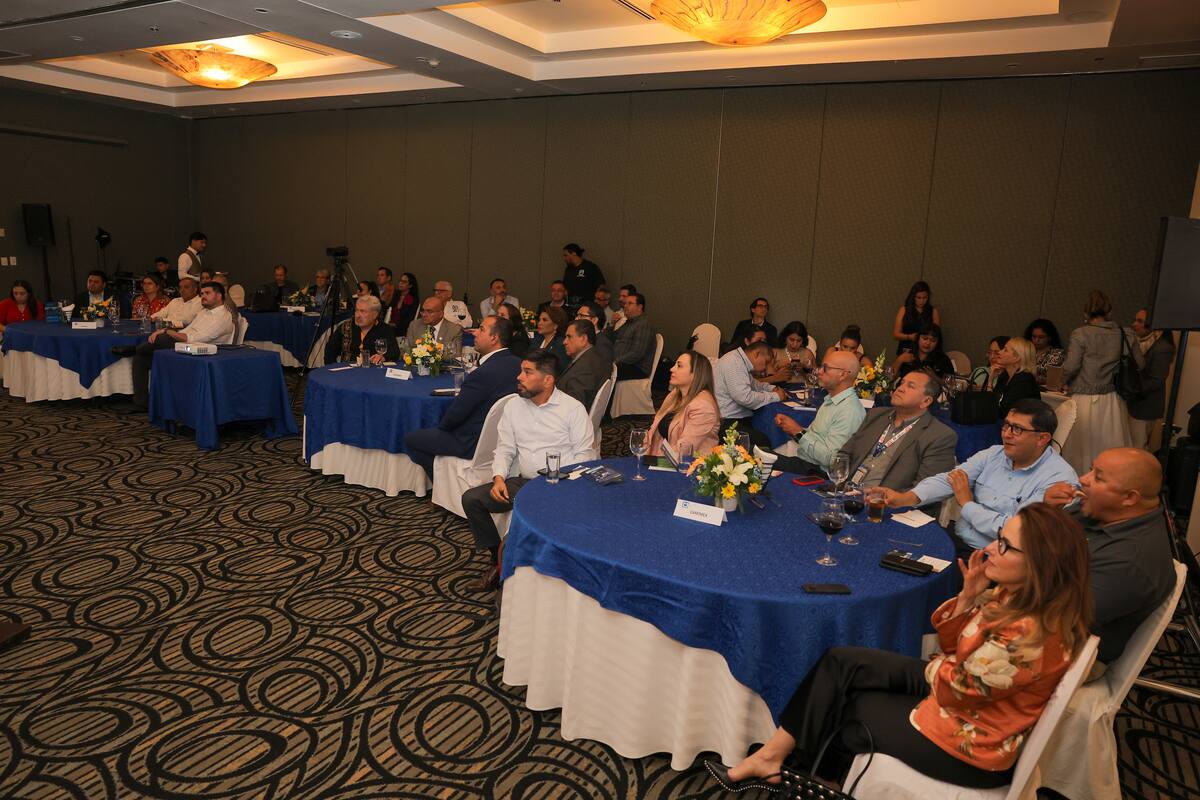 Muy atentos estuvieron los presentes durante el informe de Camimex.