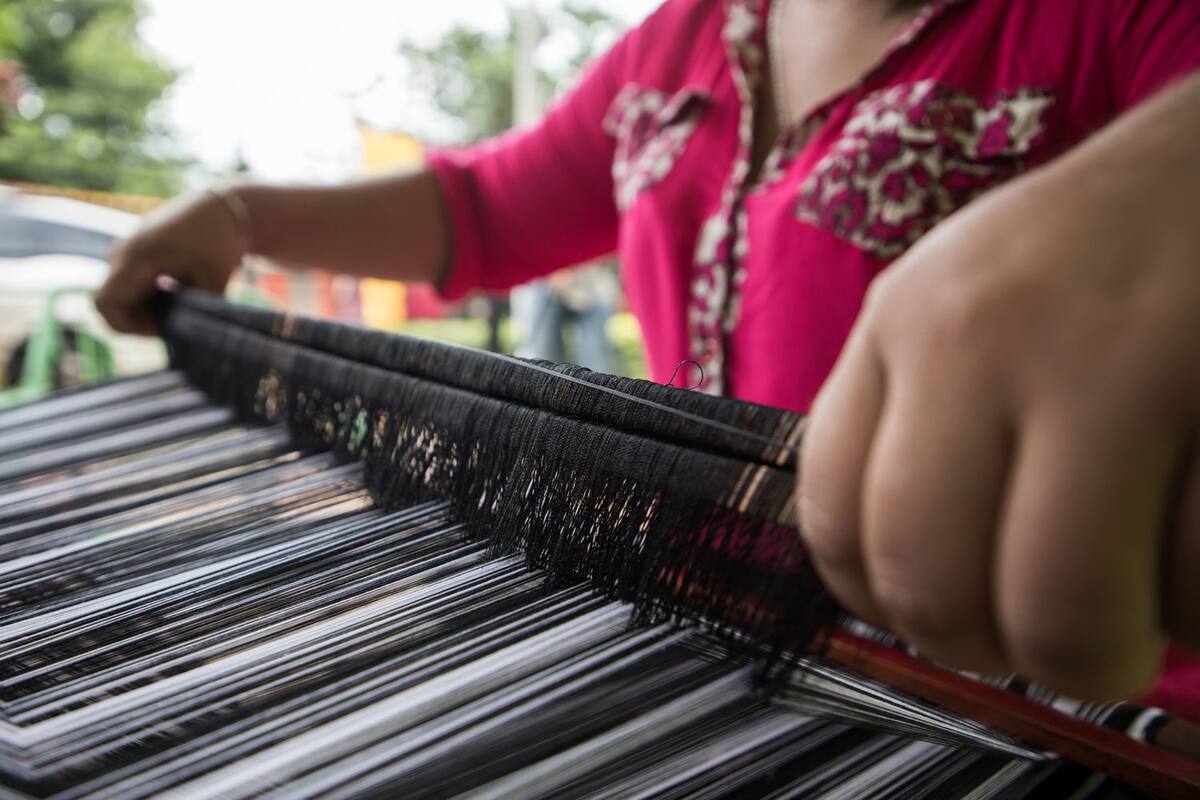 Preservan Mujeres paraguayas de la extinción el poncho de 60 listas