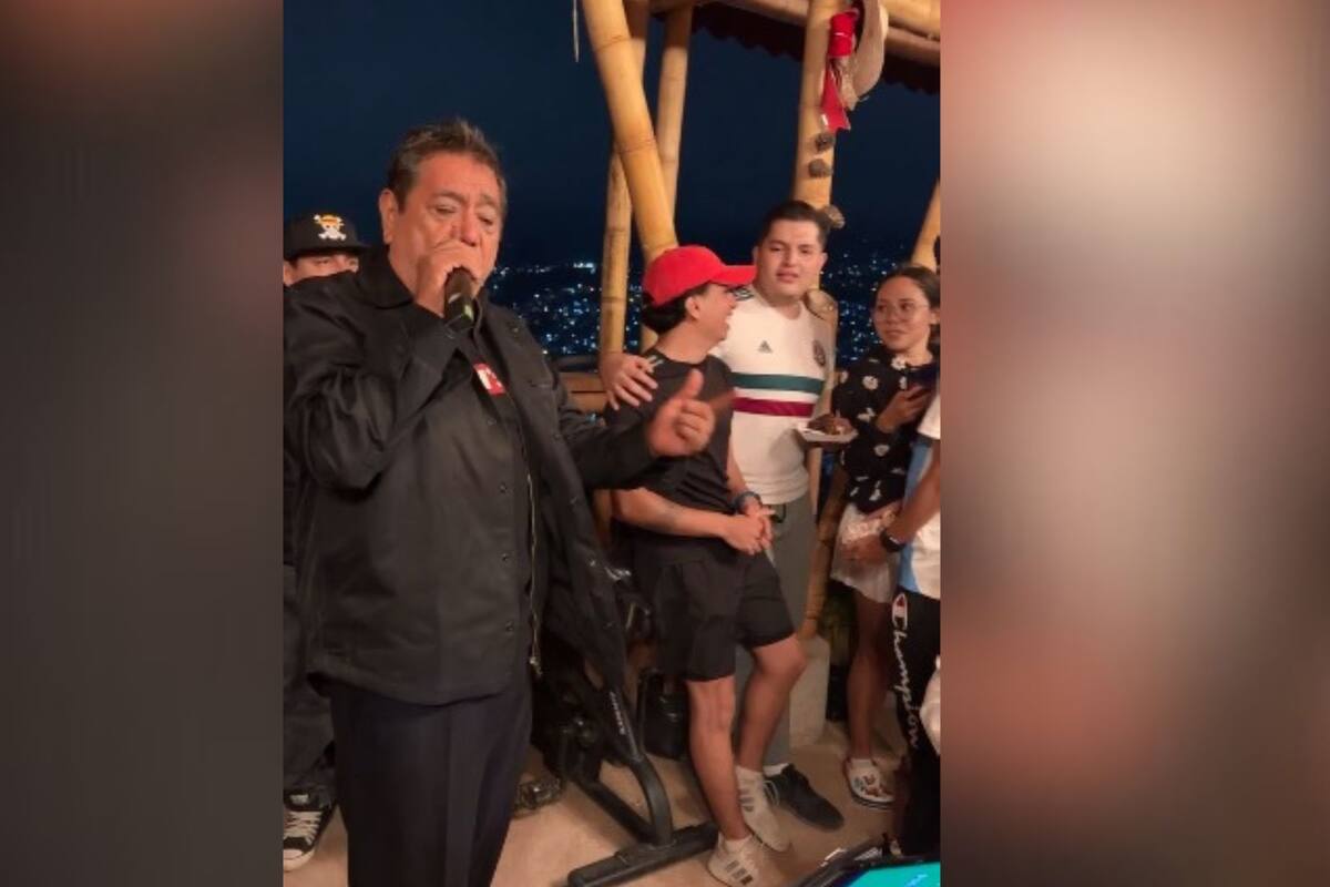 Video: Félix Salgado Macedonio “revive” su etapa de cantante durante transmisión en vivo