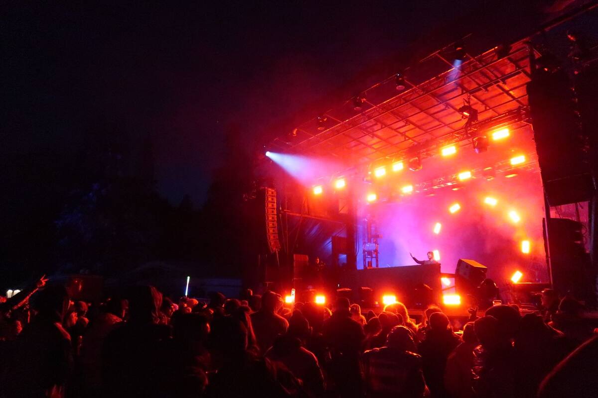 Artistas como Diplo, Loud Luxury, Wenzday, Valentino Khan, se presentaron en un escenario colocado entre las montañas de Palisades Tahoe, este 14 y 15 de diciembre.