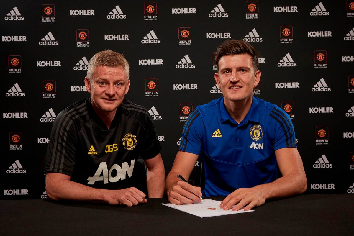 Harry Maguire, del United, el defensa más caro de la historia
