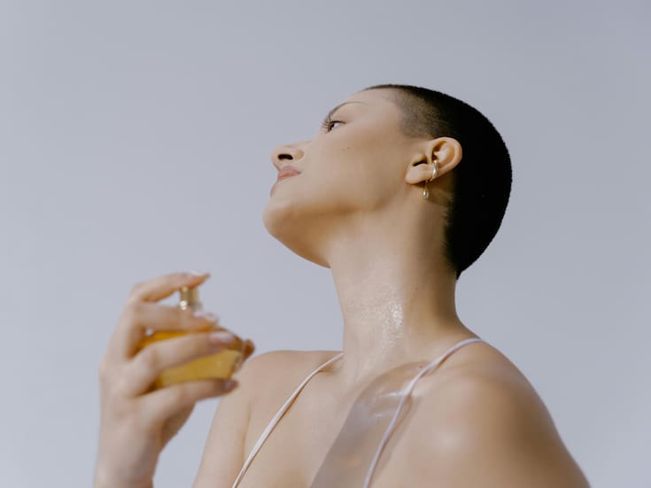 ¿Por qué aplicar perfume en el cuello es la peor opción para tu salud? Esto explican los expertos