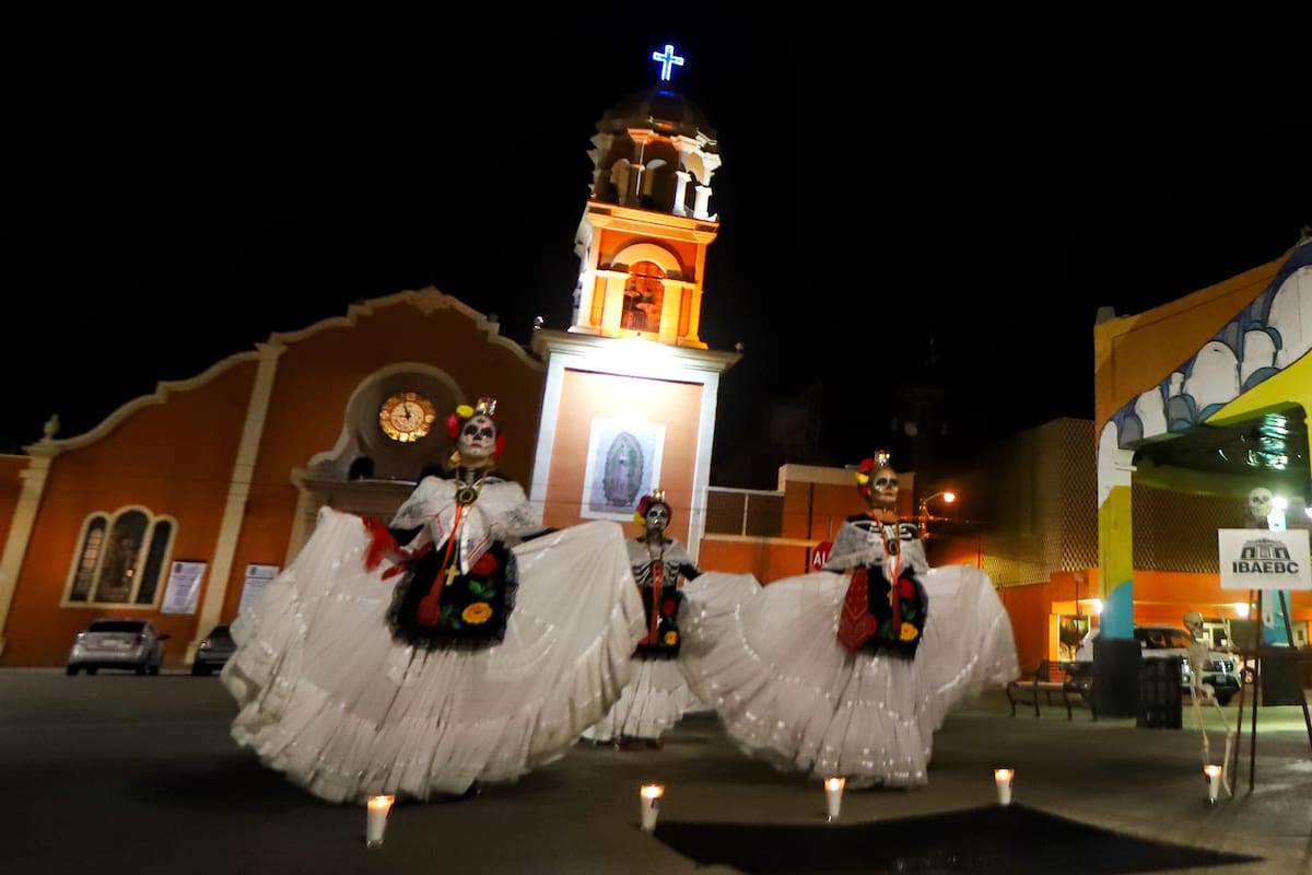 Grupo de danza festeja el día de muertos de manera virtual
