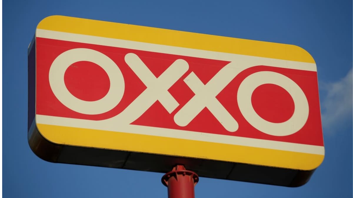 FEMSA inició un proceso de depuración en su red de tiendas OXXO para cerrar las sucursales que ya no cumplen con los estándares de rentabilidad. (Reuters)