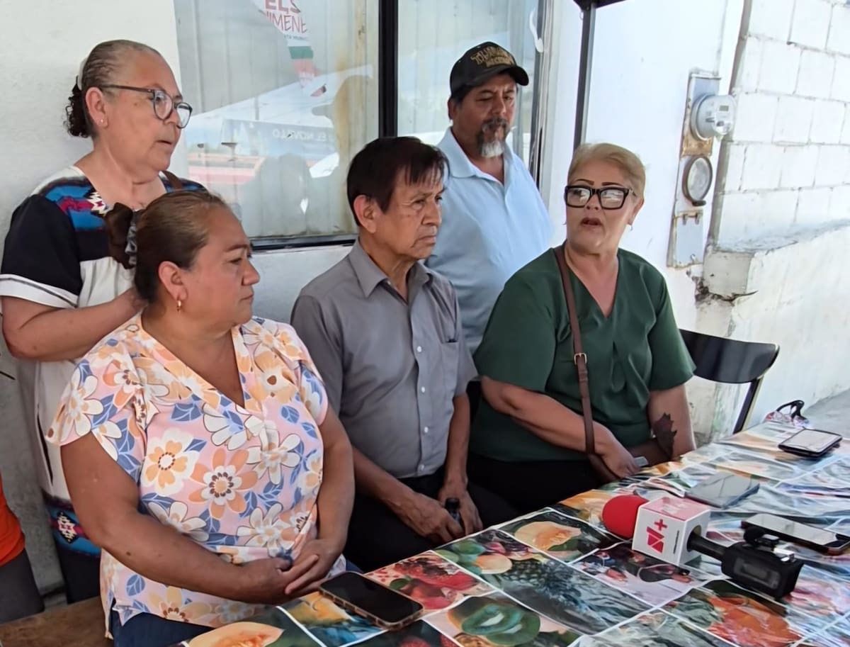 Dijeron que lo que están sufriendo es una emergencia sanitaria por el estancamiento y peste de las aguas negras originadas por la obra. Foto: Khennia Reyes.