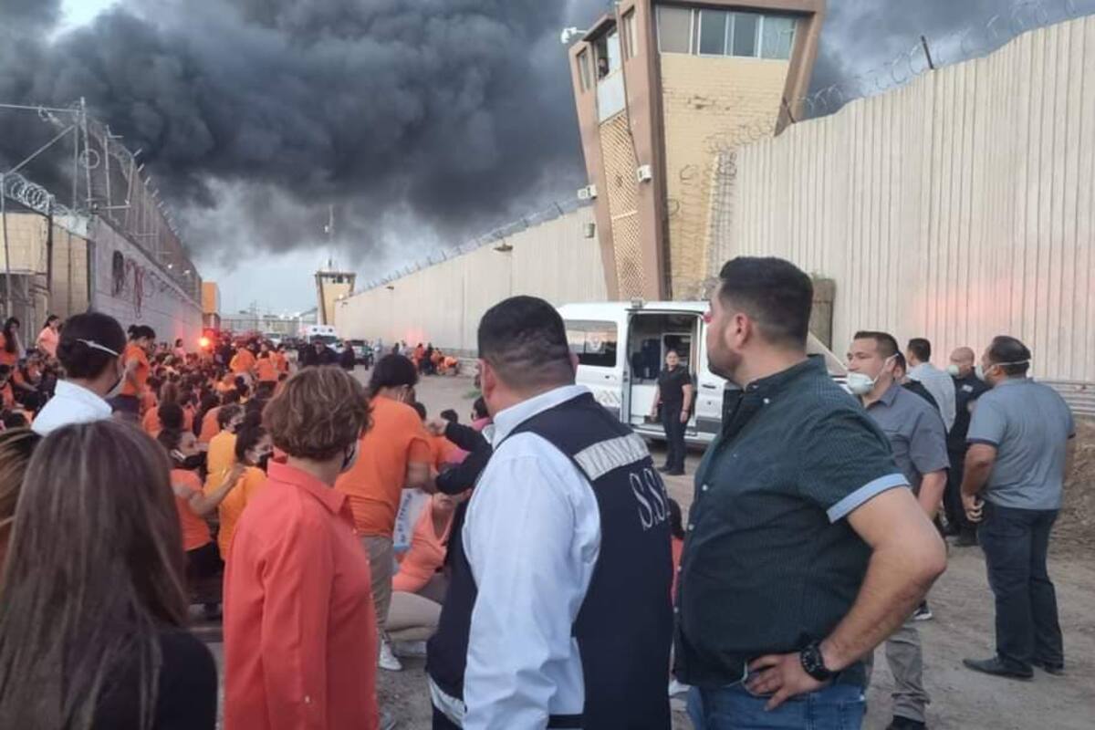 Fuerte incendio en Cereso; evacuan a cientos de internas