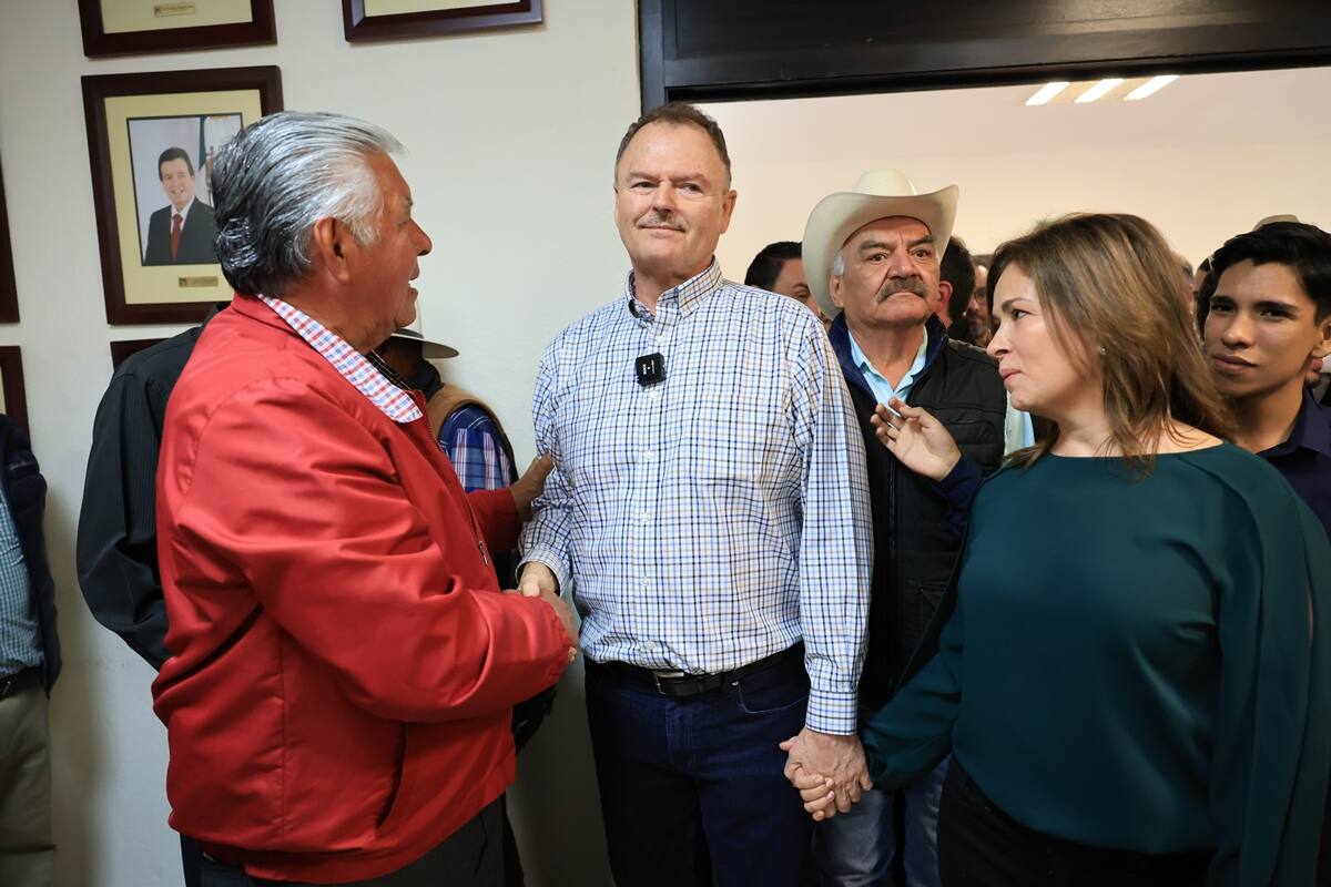 Ernesto Gándara acudió a presentar su solicitud de registro como precandidato a diputado federal por el Quinto Distrito.
FOTO: JULIÁN ORTEGA