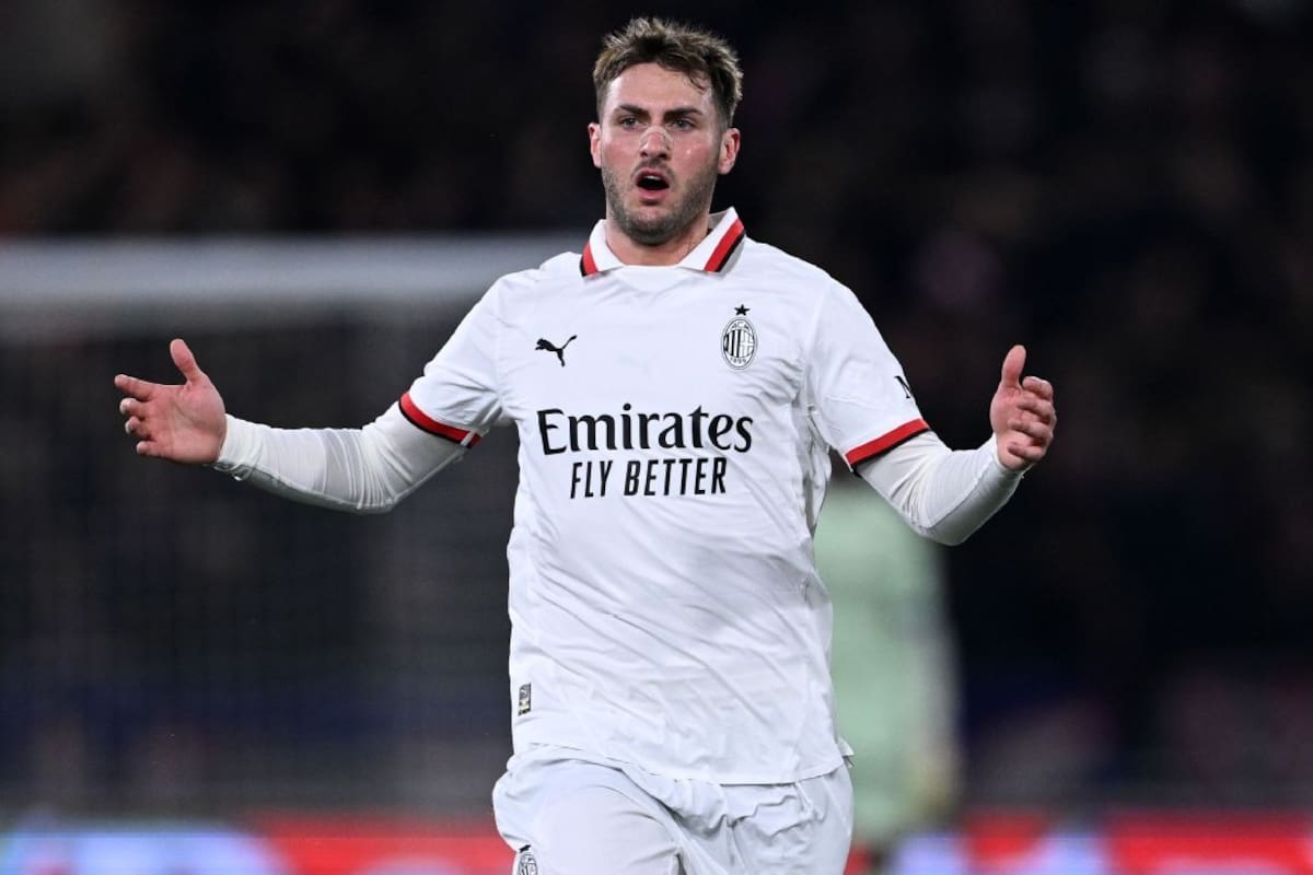 Aseguran desde Milan que le buscarán competencia Santi Giménez