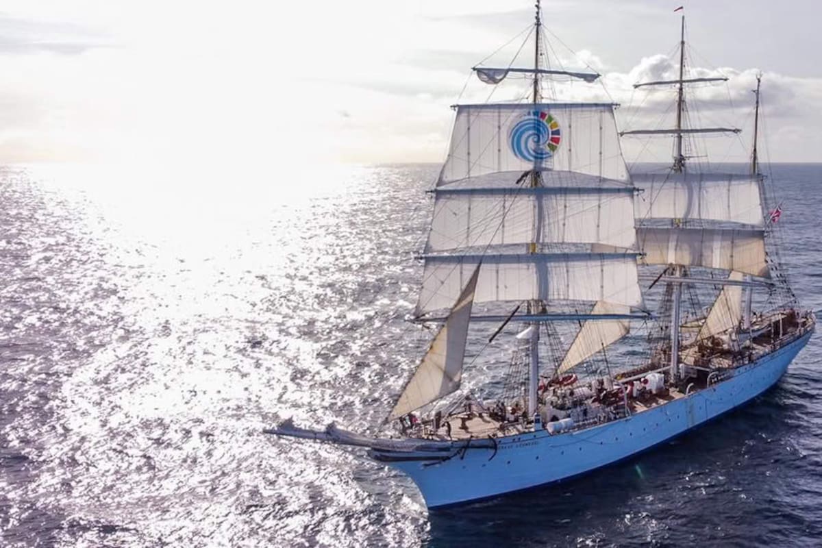 Gran velero noruego llega a San Diego