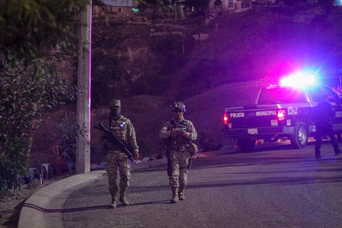 Vecinos reportaron a las autoridades presencia de un bulto sospechoso. Foto: BorderZoom