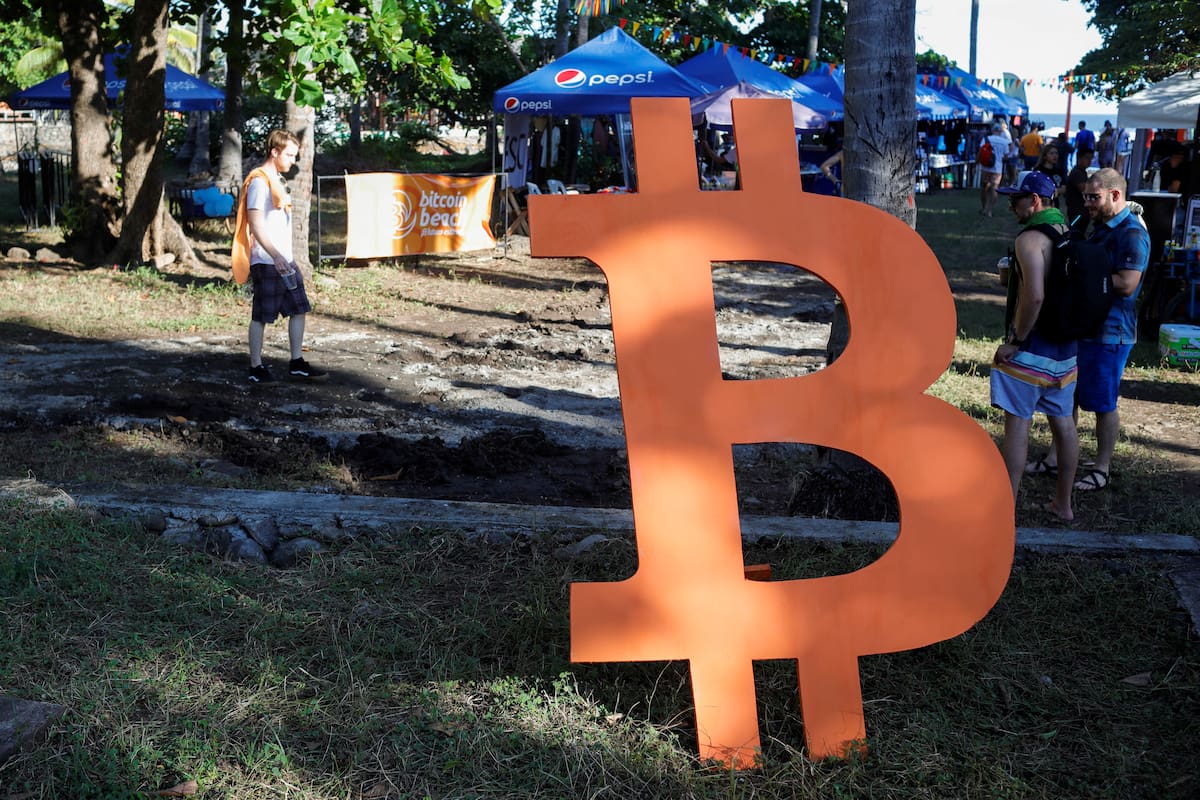 SEC de EU informa que no ha aprobado fondo de bitcoin